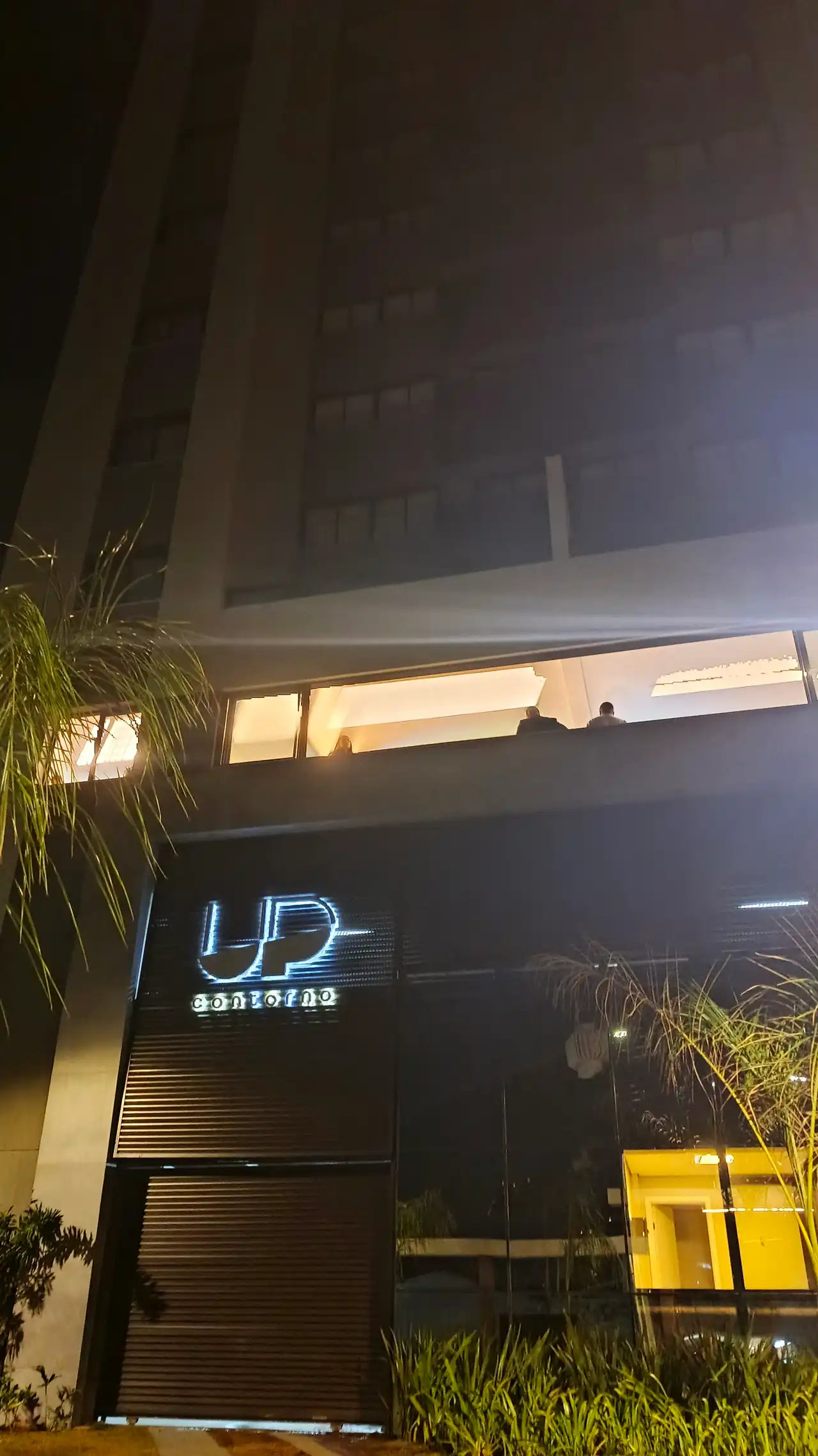 Vista a noite da fachada  - Cobertura à venda no Up Contorno com 2 quartos e 114m²