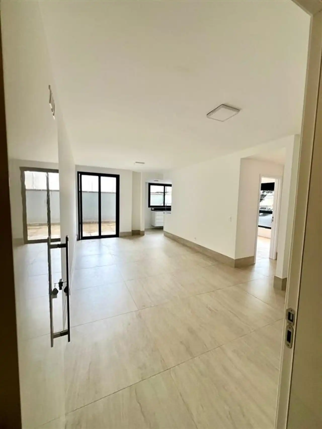 fotos - Apartamento à venda no Edifício Terraço Montes Claros com 2 quartos e 104m²