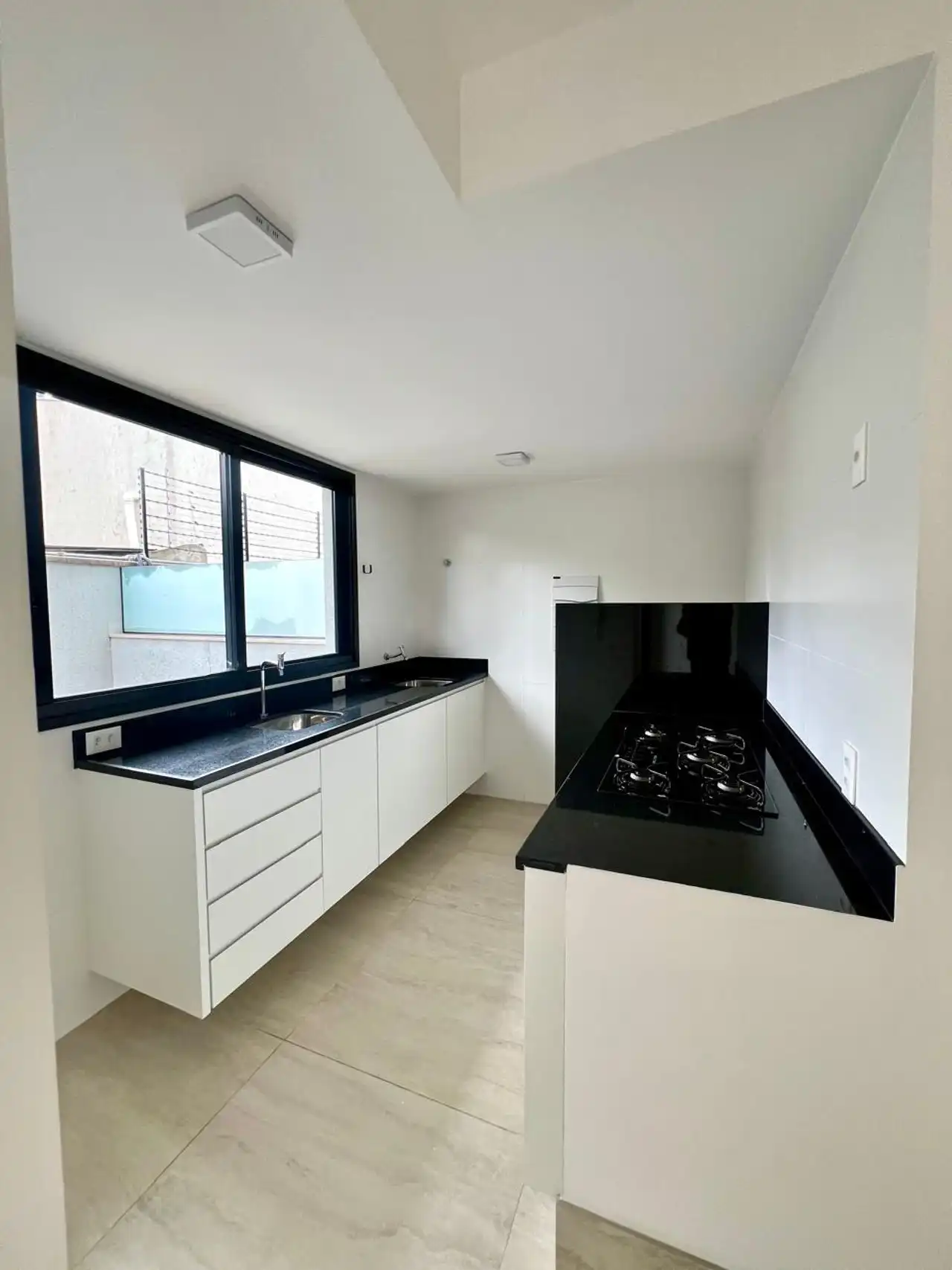fotos - Apartamento à venda no Edifício Terraço Montes Claros com 2 quartos e 104m²