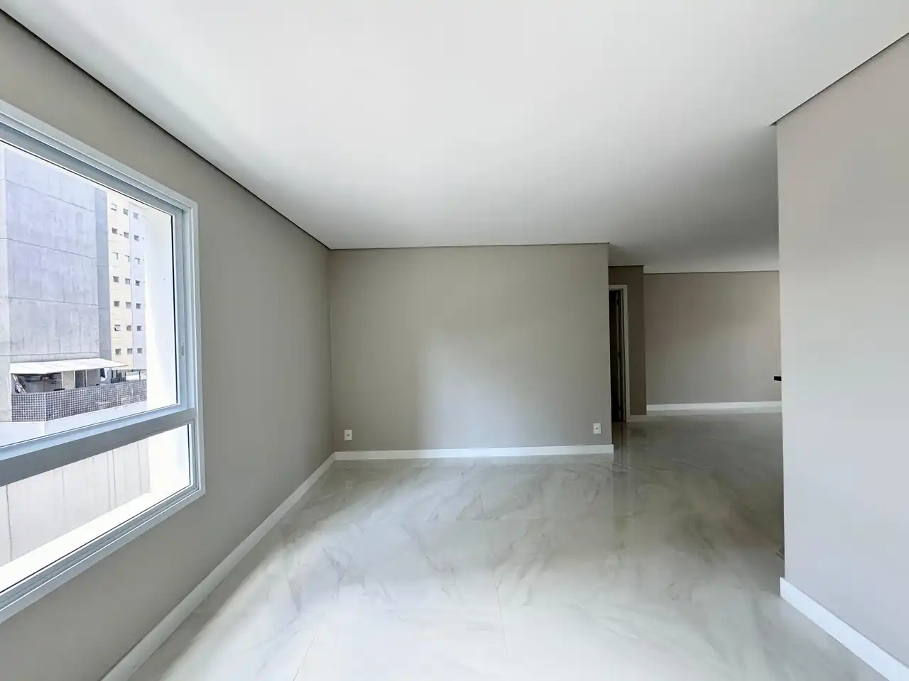 Apartamento à venda no Edifício Lux - Avulso 502, com 3 quartos e 116m² - Única Consultoria Imobiliária