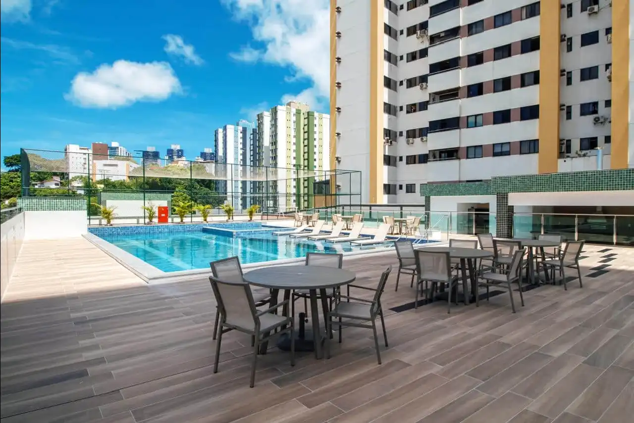 Piscina com raia - Apartamento à venda no Palazzo Villa Laura, com 3 quartos e 78m²
