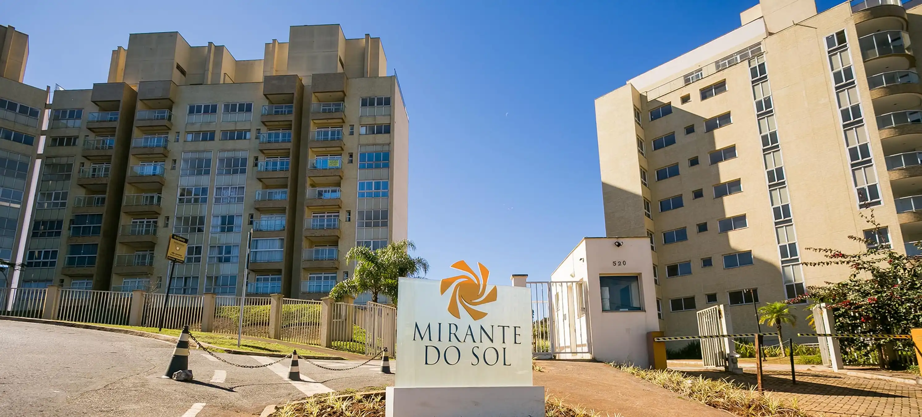 Cobertura à venda no Ed. Átria com 3 quartos e 218m² - VERSALHES IMÓVEIS